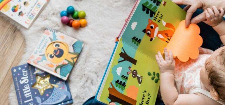 The Top Baby Books to Stimulate Your Newborn's Development
